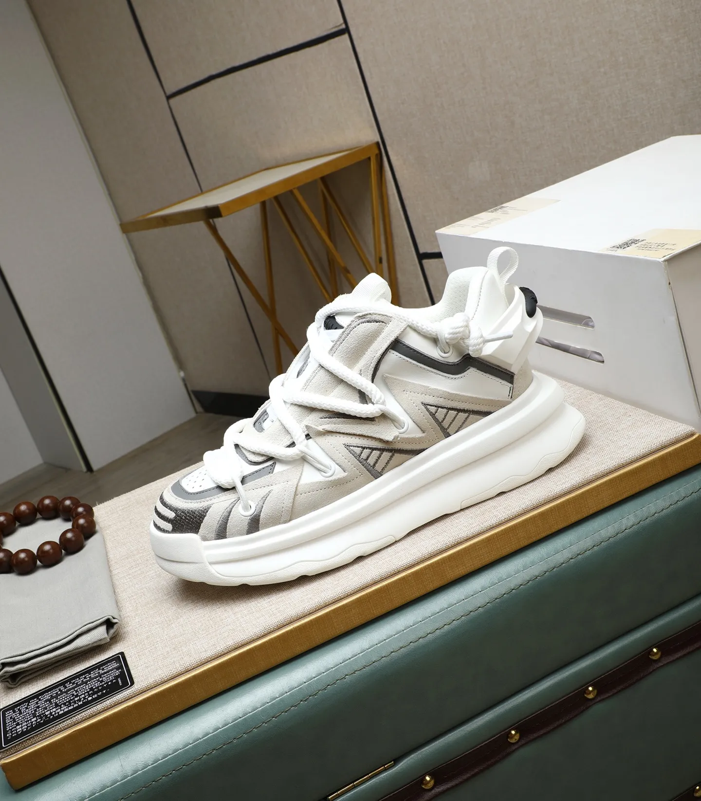 Men's men's shoes💰600 [AMIRI～AMIRI] 2025 spring and summer series new casual shoes🆕The large tongue on the upper and the cross shoe string design are very special! Made of cowhide➕multiple materials spliced➕in breathable mesh, thickened and oversized foam-resistant outsole, it will look good on whoever wears it! The appearance is responsible, the feet are retro and handsome! Size:39-44 (38, 45, 46 customized)